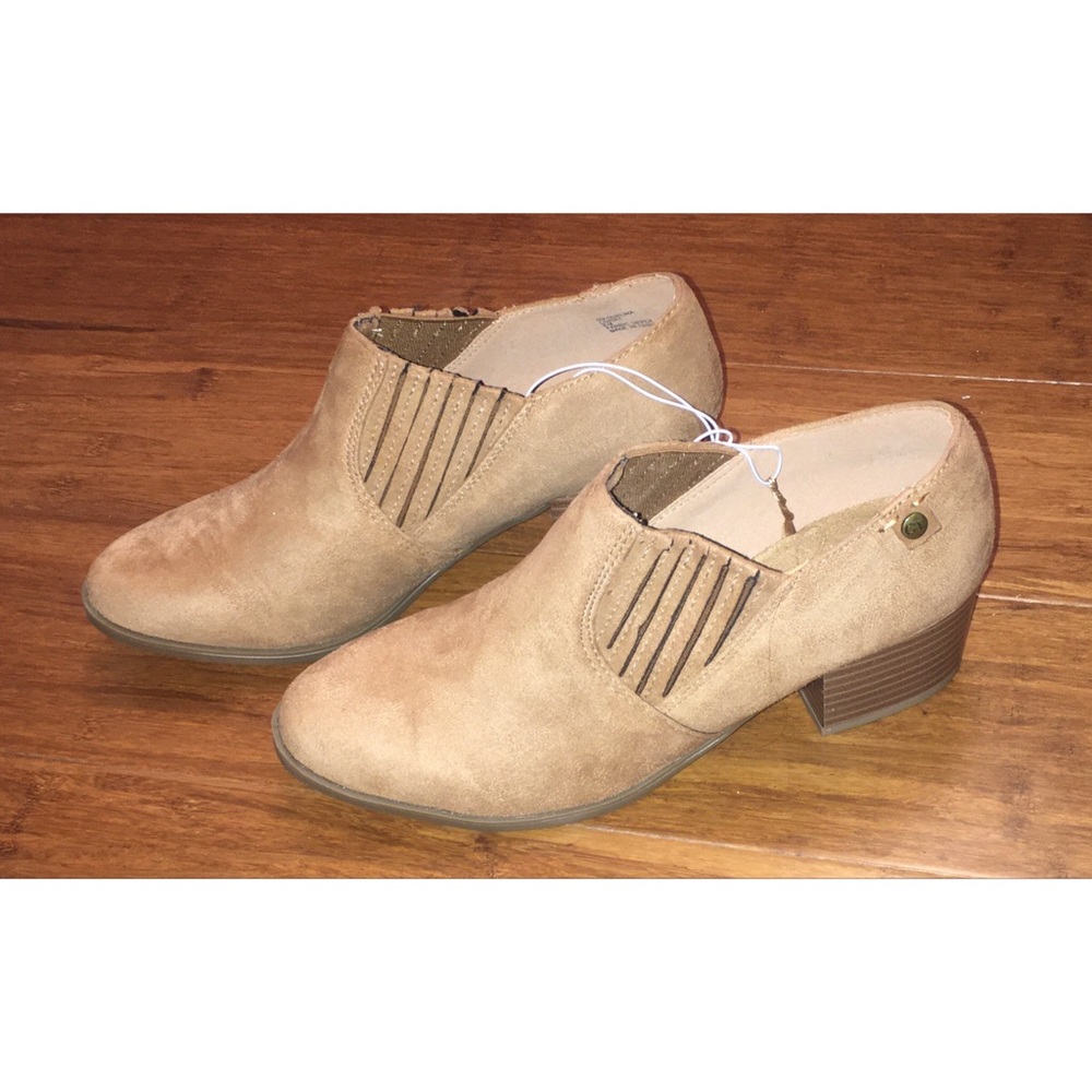 NWT Gloria Vanderbilt Heels